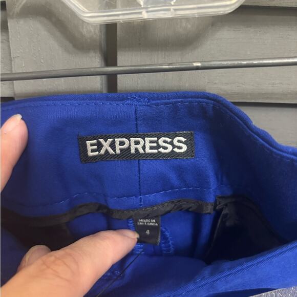 NWT Express Cobalt Blue Women's Shorts with Silver Belt Size 4 - Picture 5 of 7